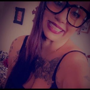 Meet your Posher, Crystal